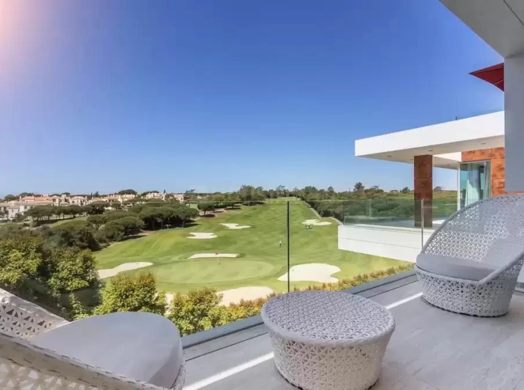 Garur Golf Island